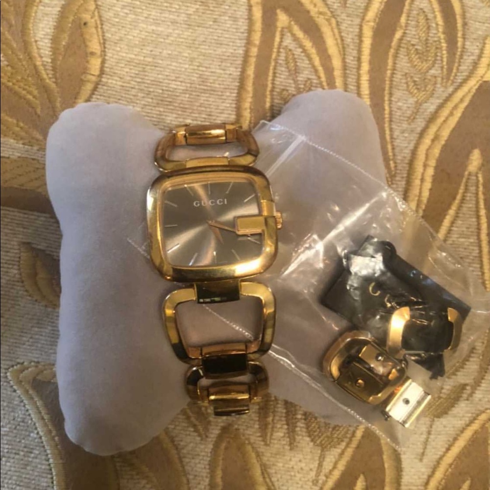 Women's Gold Gucci Watch